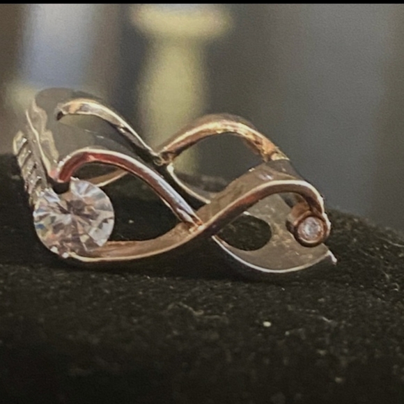 Elegant 925 Silver and Gold Women's Ring - Picture 4 of 7